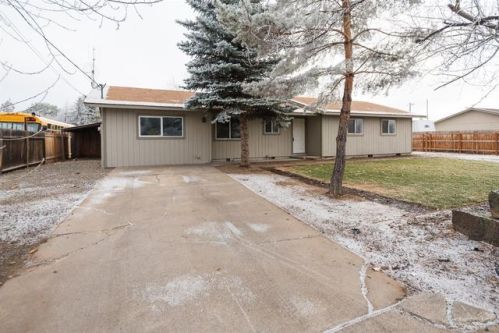 3050 28 St, Eagle Crest OR  97756-7566 exterior