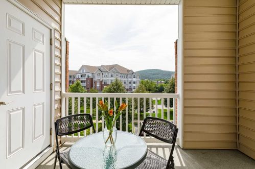 335 Regency Dr, Fishkill NY  12524-4937 exterior