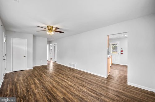 416 Carson Ave, West Deptford, NJ 08096-1826