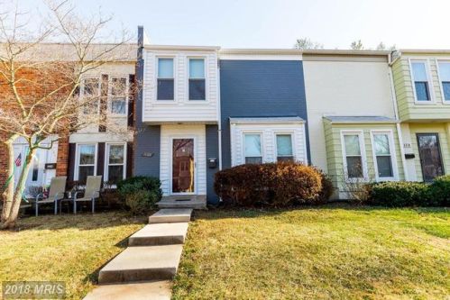 326 Shenandoah St, Leesburg, VA 20175-4010