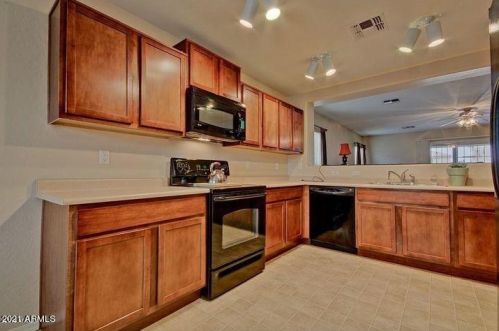 28006 Quartz Way, San Tan Valley, AZ 85143-3285