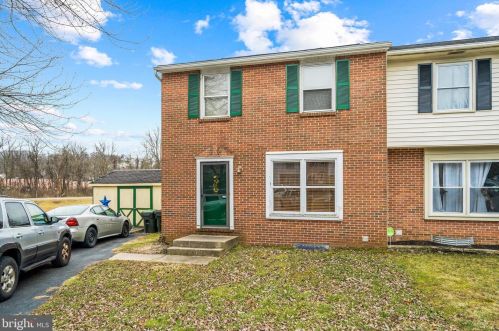 10 Harvest Dr, Downingtown, PA 19372-1070