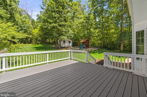 8819 Clinton Dr, Nokesville VA  20181-3205 exterior