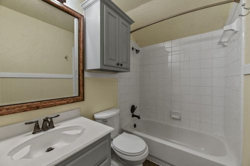 4220 Remington Park Ct, Lewisville TX  75028-3041 exterior