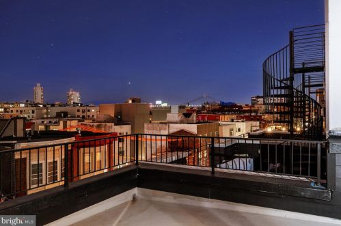 1108 3rd St, Philadelphia PA  19147-0053 exterior