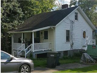 319 Northgate Dr, Warrendale, PA 15086-7572