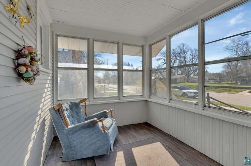 928 2nd St, Sauk Centre, MN 56378-1208