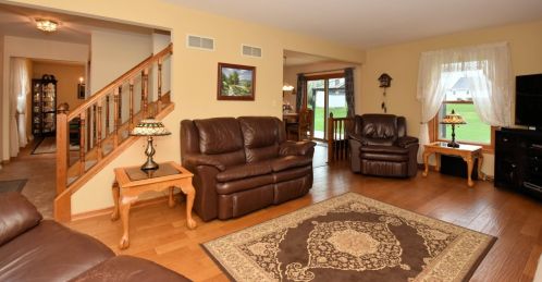 28836 Golden Cir, Waterford, WI 53185-1194