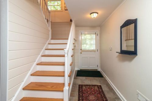 128 Underhill Rd, Crotonville NY  10562-4409 exterior