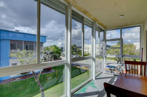 576 Burgundy L, Delray Beach FL  33484-4908 exterior