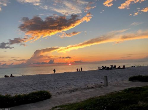 788 Park Shore Dr, Naples FL  34103-3727 exterior