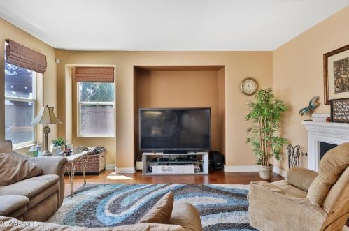 867 Coronado Cir, Santa Paula CA  93060-1666 exterior