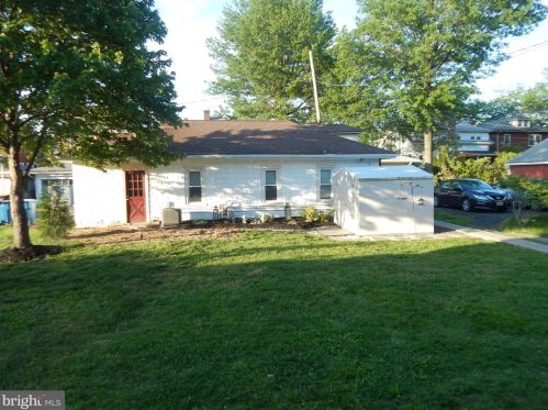 311 Delaware Ave, Lansdale PA 19446-3521 exterior