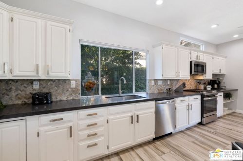 78720 Avenida La Fonda, La Quinta CA  92253-2805 exterior