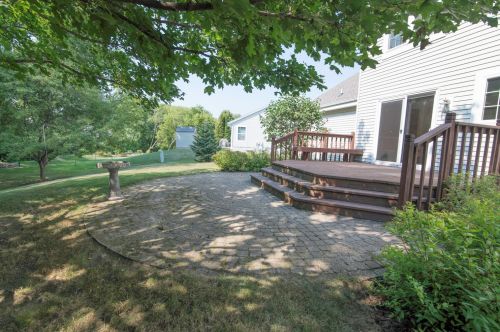 1912 Wexford Ln, Waukesha WI  53186-1252 exterior