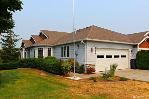 2029 Greenview Ln, Lynden, WA 98264-8567