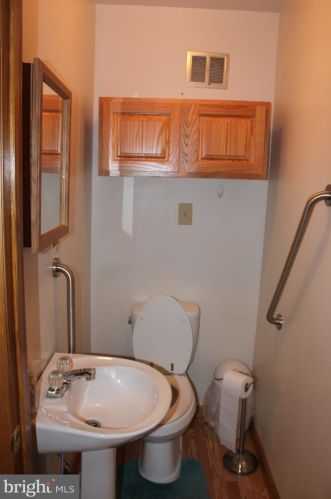 584 Main St, Barneytown PA  17052-9456 exterior