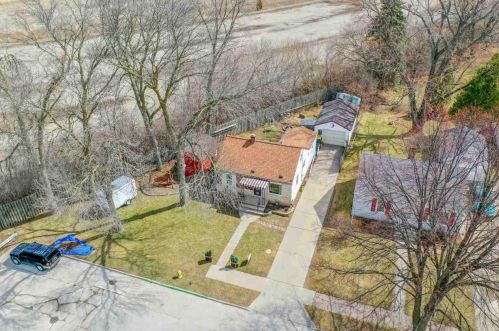 1035 11th Ave, Green Bay, WI 54304-2635