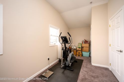 22 Bay Ave, Middletown NJ  07748-5711 exterior