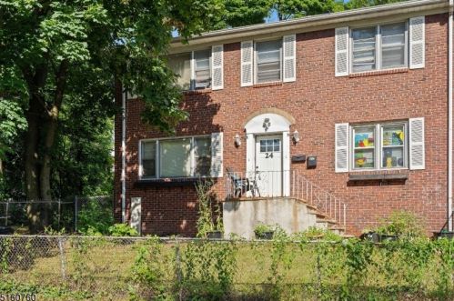 24 Chelsea Ave, East Orange, NJ 07018-2701