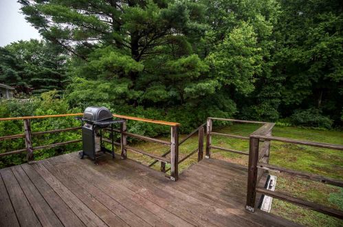 9 Mulberry Rd, Salem NH  03079-3801 exterior