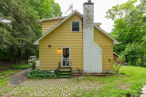 164 Downing Rd, Pleasant Valley, NY 12569-7526