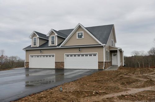 53 Brookview Cir, Bristol, CT 06010