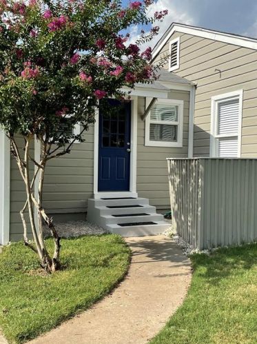 2944 Ryan Ave, Fort Worth, TX 76110-3442
