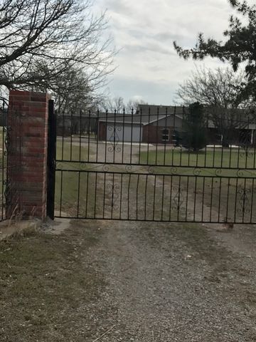 10731 Kickapoo Ave, Shawnee, OK 74804-9529