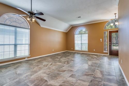 11318 Windy Dawn Dr, Pearland, TX 77584-8217