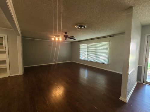 3533 Wedgway Dr, Fort Worth, TX 76133-2132