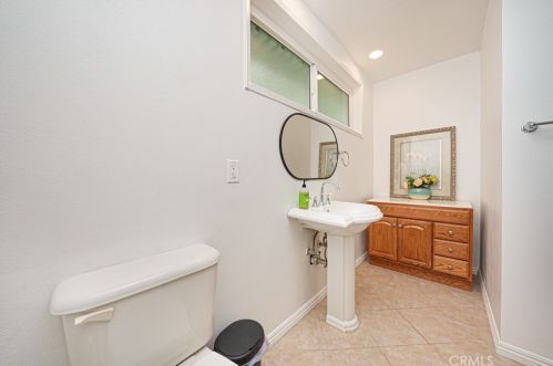 11842 Dorada Ave, Garden Grove CA  92840-5501 exterior