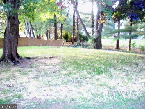 18 Crossley Dr, Dover DE 19901-5801 exterior