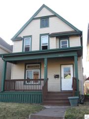 2725 3rd St, Duluth, MN 55806-1842