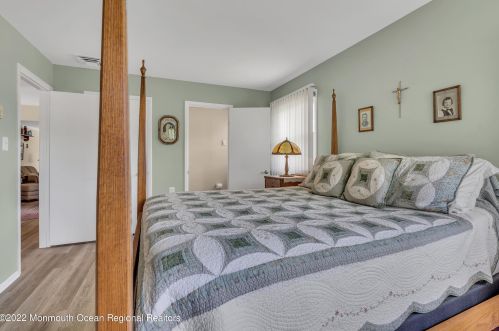 2 Campion Ct, Bricktown NJ  08724-1909 exterior