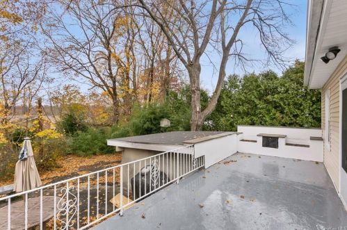 190 Babbitt Rd, Bedford Hills NY  10507-2068 exterior