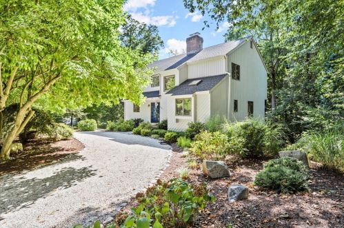 19 Brookhill Ln, Norwalk, CT 06851-1617