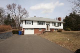63 Woodvale Dr, Northford, CT 06472-1642