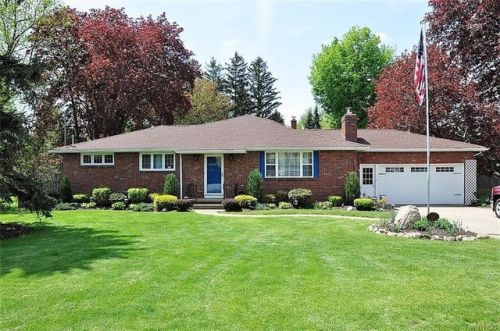 202 Maple Dr, Buffalo, NY 14221-7219