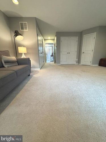 9283 Alvyn Lake Cir, Bristow VA  20136-6149 exterior