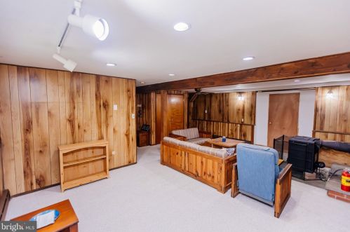 223 Meadow Dr, Yardley PA  19067-1311 exterior