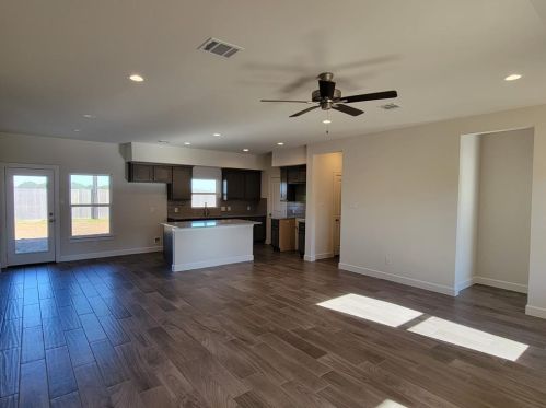 1433 Ladelle St, Dinsmore TX  77488-3428 exterior