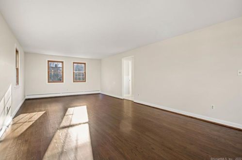 20 Summit Dr, Wapping CT  06074-3742 exterior