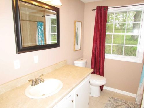 132 Turnbull Rd, New Hartford CT  06057-4136 exterior