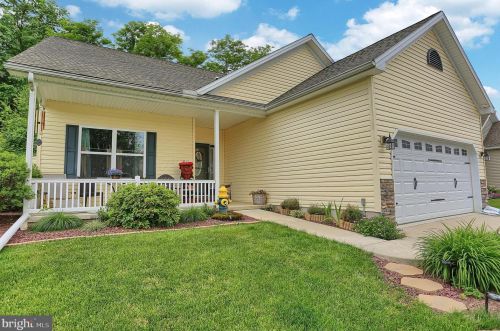 29 Colonial Ct, Lees Cross Roads, PA 17257-9588