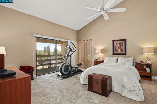 5525 Merritt Dr, Concord CA 94521-4708 exterior