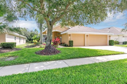 1321 Coconut Palm Cir, Daytona Beach, FL 32128-7462