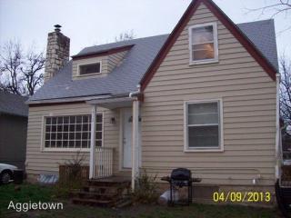 1412 Houston St, Manhattan KS  66502-4127 exterior