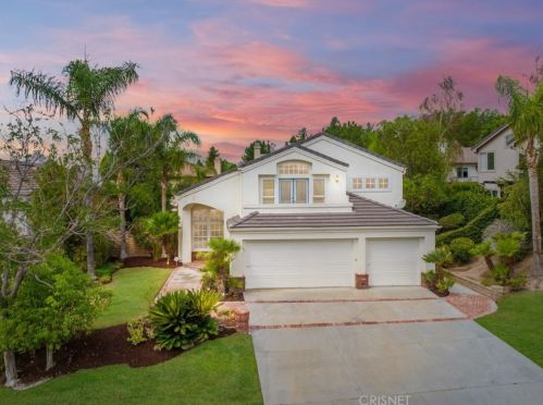 23239 Cuestport Dr, Santa Clarita, CA 91354-1927