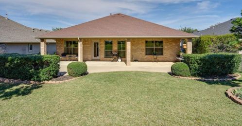 10825 Southerland Dr, Denton TX  76207-8683 exterior